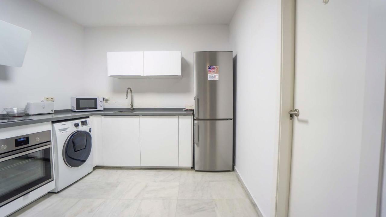 Rentalsevilla Espacioso Duplex En La Puerta Real Exterior photo