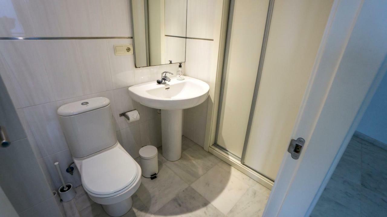 Rentalsevilla Espacioso Duplex En La Puerta Real Exterior photo